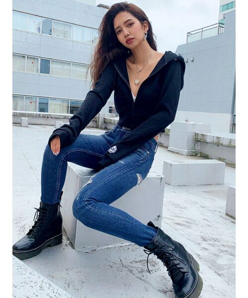 GYDA（ジェイダ）の「【WEB限定】GOGO SHAWTY ショートパーカー（パーカー・レディース・ブラック/グレー/オフホワイト・FREE）」の4枚目の写真