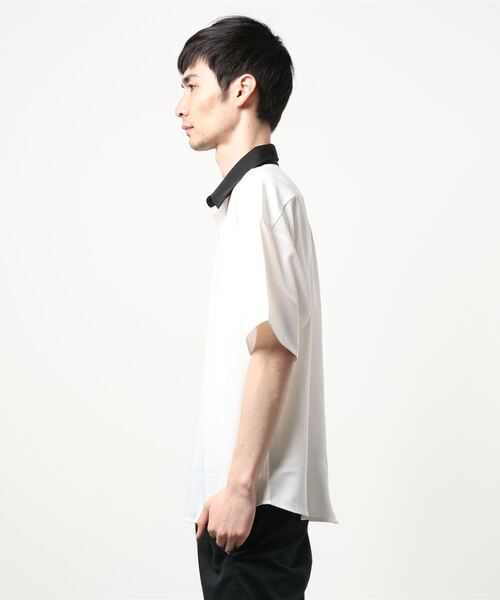 SPINNS(スピンズ)の「【ゆったりシルエット】襟カラー切替シャツ(シャツ/ブラウス・メンズ・ブラック/オフホワイト/ブルー・ONESIZE)」の4枚目の写真