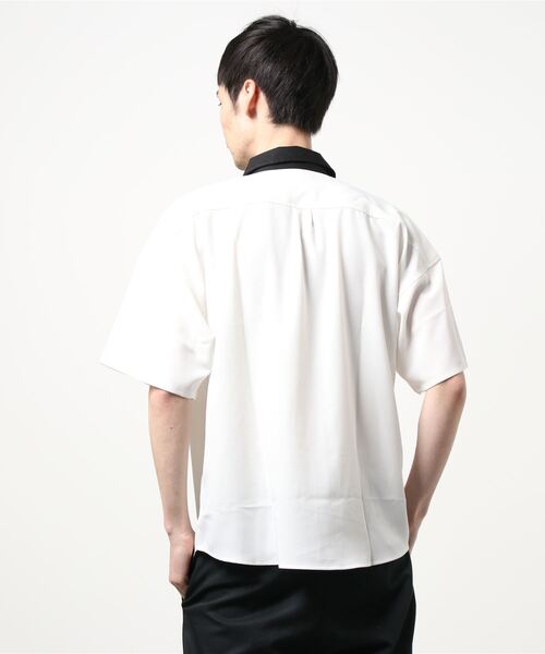 SPINNS(スピンズ)の「【ゆったりシルエット】襟カラー切替シャツ(シャツ/ブラウス・メンズ・ブラック/オフホワイト/ブルー・ONESIZE)」の5枚目の写真