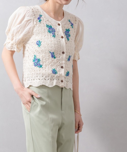 SpRay(スプレイ)の「刺繍クロシェドッキングTOPS(シャツ/ブラウス・レディース・ベージュ/オフホワイト・FREE)」の2枚目の写真