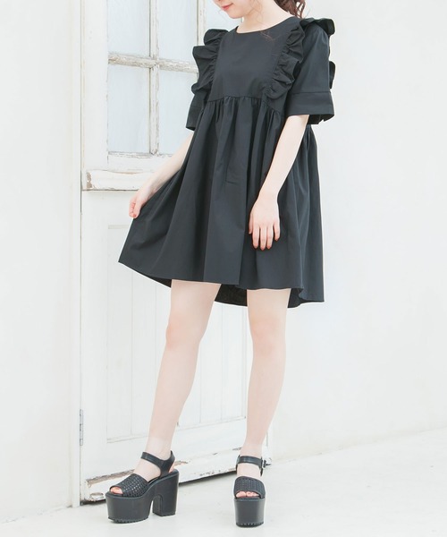 Newlyme（ニューリーミー）の「バックリボンミニワンピース（ワンピース・レディース・ホワイト/ブラック/ブラック×ブラック/ベージュ・FREE）」の3枚目の写真