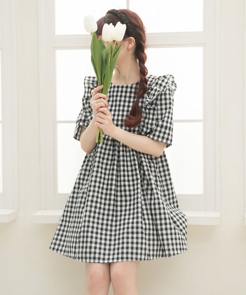 Newlyme（ニューリーミー）の「バックリボンミニワンピース（ワンピース・レディース・ホワイト/ブラック/ブラック×ブラック/ベージュ・FREE）」の10枚目の写真