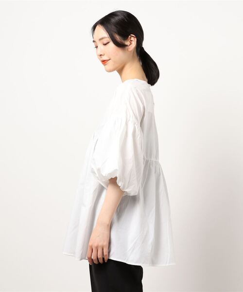 Shelly island（シェリーアイランド）の「ボリューム袖ギャザーチュニックブラウス（シャツ/ブラウス・レディース・ホワイト/ブラック/ベージュ・M）」の14枚目の写真