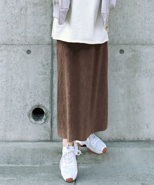 GeeRA（ジーラ）の「ランダムプリーツタイトスカート（スカート・レディース・ブラウン/ブルー・MEDIUM/X-LARGE/LARGE/SMALL）」の8枚目の写真