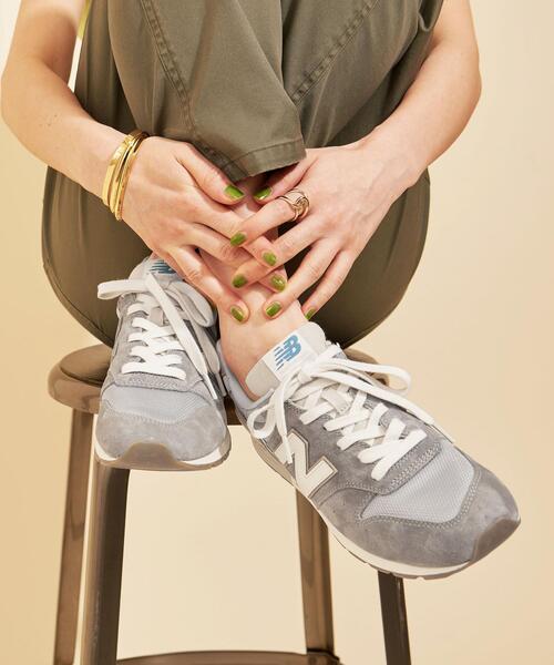 NEW BALANCE(ニューバランス)の「<New Balance(ニューバランス)>CM996 スニーカー ∴(スニーカー・レディース・グレー/オリーブ・22.5cm/23cm/23.5cm/24cm/24.5cm/25cm)」の2枚目の写真