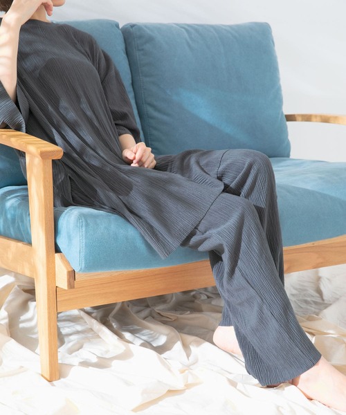 KBF（ケイビーエフ）の「コットンタッチプリーツパンツ（その他パンツ・レディース・ベージュ/チャコールグレー/ミント・ONE）」の5枚目の写真