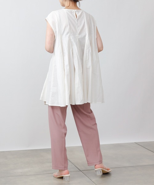 COLONY 2139（コロニートゥーワンスリーナイン）の「【WEB・一部店舗限定】コットン切替Aラインノースリーブチュニック（シャツ/ブラウス・レディース・オフホワイト/ブラック・FREE）」の7枚目の写真