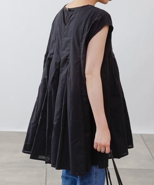 COLONY 2139（コロニートゥーワンスリーナイン）の「【WEB・一部店舗限定】コットン切替Aラインノースリーブチュニック（シャツ/ブラウス・レディース・オフホワイト/ブラック・FREE）」の22枚目の写真