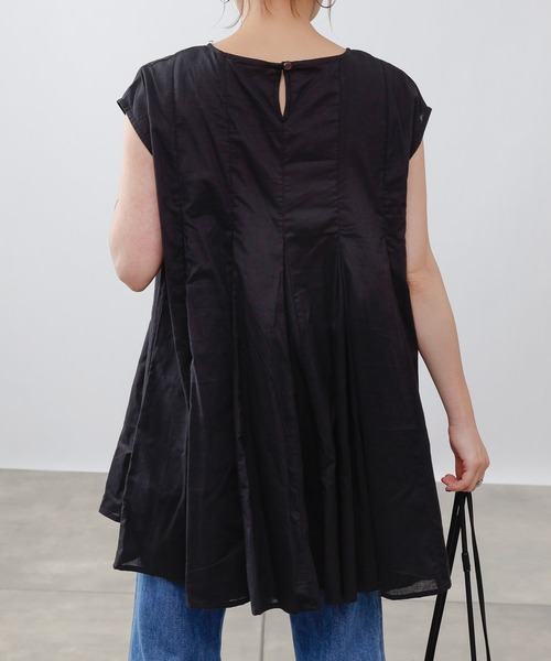 COLONY 2139（コロニートゥーワンスリーナイン）の「【WEB・一部店舗限定】コットン切替Aラインノースリーブチュニック（シャツ/ブラウス・レディース・オフホワイト/ブラック・FREE）」の11枚目の写真