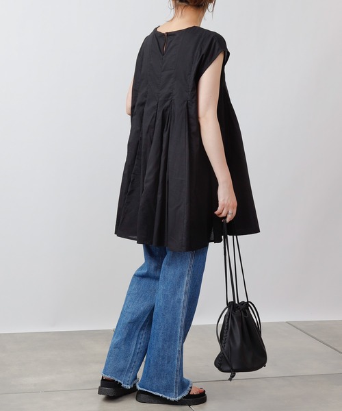 COLONY 2139（コロニートゥーワンスリーナイン）の「【WEB・一部店舗限定】コットン切替Aラインノースリーブチュニック（シャツ/ブラウス・レディース・オフホワイト/ブラック・FREE）」の5枚目の写真