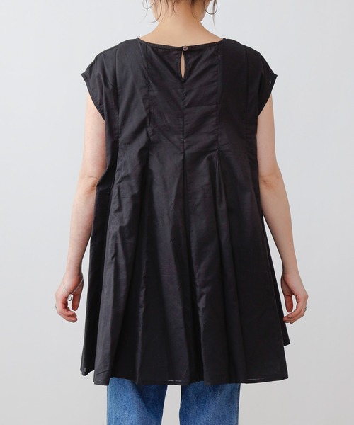 COLONY 2139（コロニートゥーワンスリーナイン）の「【WEB・一部店舗限定】コットン切替Aラインノースリーブチュニック（シャツ/ブラウス・レディース・オフホワイト/ブラック・FREE）」の16枚目の写真