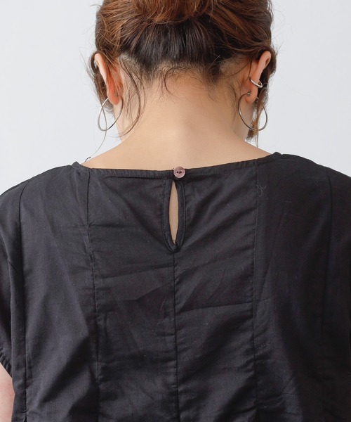 COLONY 2139（コロニートゥーワンスリーナイン）の「【WEB・一部店舗限定】コットン切替Aラインノースリーブチュニック（シャツ/ブラウス・レディース・オフホワイト/ブラック・FREE）」の9枚目の写真