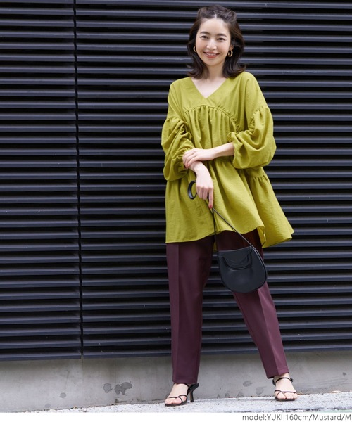 coca(coca)(コカ)の「Vネックティアードギャザーブラウス(シャツ/ブラウス・レディース・チャコールグレー/マスタード・M/L)」の14枚目の写真