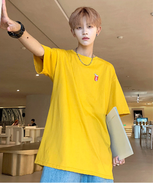 neos（ネオス）の「【neos -addictive design-】ビッグシルエット ワンポイント 刺繍 ハーフスリーブ Tシャツ（Tシャツ/カットソー・メンズ・イエロー/ブルー/ホワイト/ブラック・MEDIUM/LARGE/X-LARGE）」の4枚目の写真