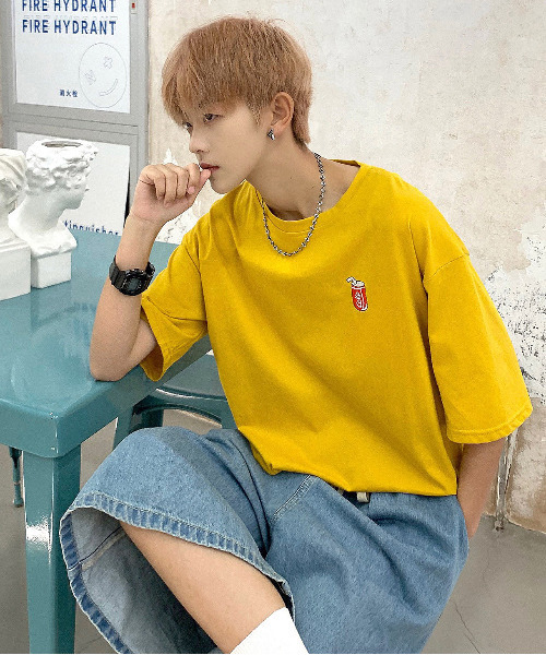 neos（ネオス）の「【neos -addictive design-】ビッグシルエット ワンポイント 刺繍 ハーフスリーブ Tシャツ（Tシャツ/カットソー・メンズ・イエロー/ブルー/ホワイト/ブラック・MEDIUM/LARGE/X-LARGE）」の6枚目の写真