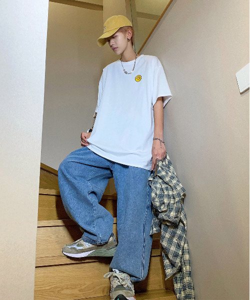 neos（ネオス）の「【neos -addictive design-】ビッグシルエット ワンポイント 刺繍 ハーフスリーブ Tシャツ（Tシャツ/カットソー・メンズ・イエロー/ブルー/ホワイト/ブラック・MEDIUM/LARGE/X-LARGE）」の16枚目の写真