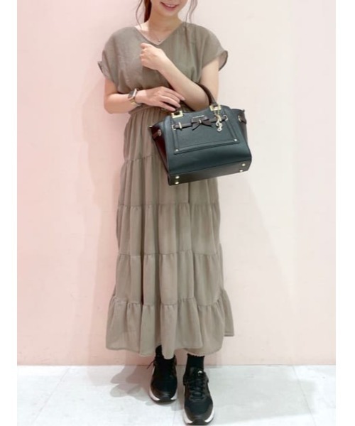 SAMANTHAVEGA(サマンサベガ)の「リボンモチーフハンドバッグ(ハンドバッグ・レディース・ブラック/グレイッシュベージュ/オフホワイト/ピンク/レッド/グレー・FREE)」の7枚目の写真