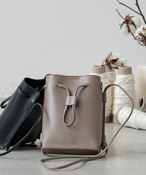 frames RAY CASSIN（フレームスレイカズン）の「【WEB限定】スマフォポケ付き巾着ミニショルダーバッグ（ショルダーバッグ・レディース・ブラック/ミント/モカ・FREE）」の3枚目の写真