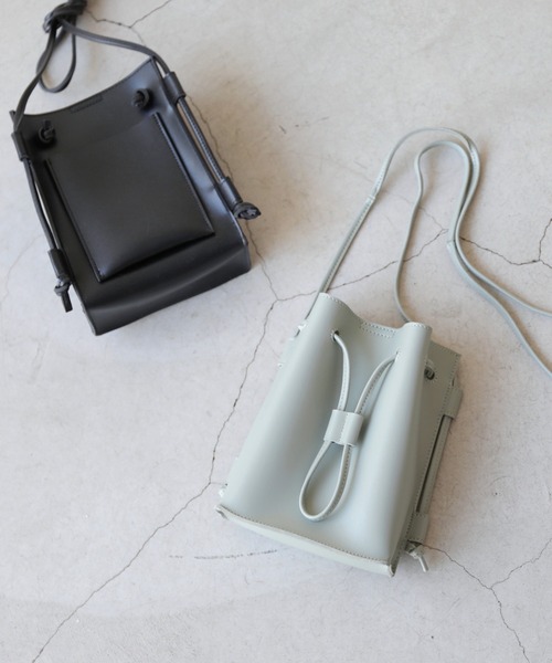 frames RAY CASSIN（フレームスレイカズン）の「【WEB限定】スマフォポケ付き巾着ミニショルダーバッグ（ショルダーバッグ・レディース・ブラック/ミント/モカ・FREE）」の4枚目の写真