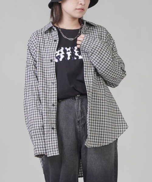 SPINNS（スピンズ）の「【ゆるシルエット】コットン 長袖シャツ（シャツ/ブラウス・レディース・ホワイト/ブルー系その他/ブルー系その他3/レッド系その他/ブラック系その他/ブルー系その他2/オレンジ系その他/グリーン系その他/ブラック系その他2/ブラウン系その他・ONESIZE）」の4枚目の写真