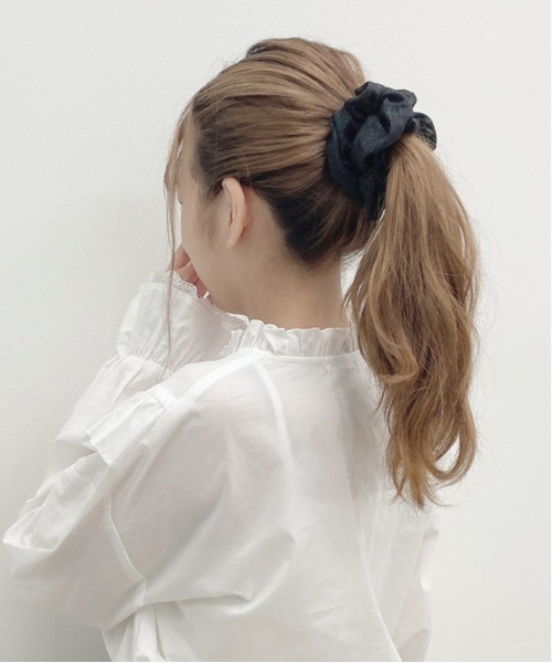 apres jour（アプレジュール）の「【apres jour×ARIAZ】シンプルボリュームシュシュ（シュシュ・レディース・ブラック/ベージュ/アイボリー/モカ・FREE）」の3枚目の写真