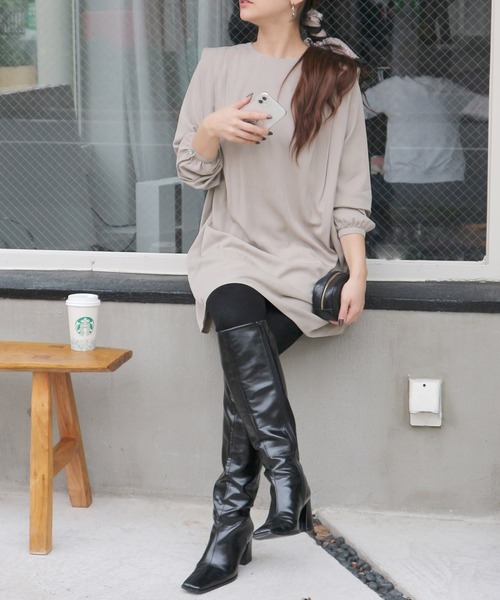 ROYAL PARTY(ロイヤルパーティー)の「【ZOZO限定】ショルダーパッドチュニック(シャツ/ブラウス・レディース・カーキ/ピンク/ブラウン・FREE)」の2枚目の写真