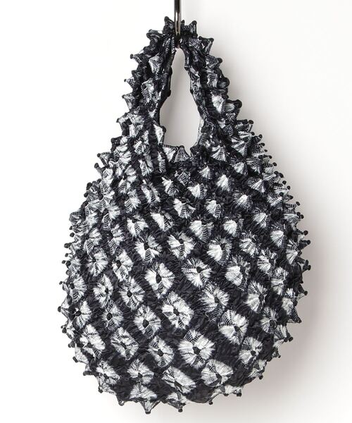 BUNZABURO(ブンザブロウ)の「BAI SHIBORI PETIT BAG TIE DYE(ハンドバッグ・メンズ・ブラック/グリーン/ホワイト・FREE)」の2枚目の写真