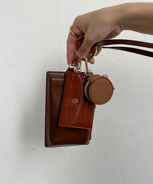 CAPRICIEUX LE'MAGE（カプリシューレマージュ）の「多機能スマホショルダーバッグ（ショルダーバッグ・レディース・ブラック/ブラウン/モカ/グレイッシュベージュ・ONE SIZE）」の6枚目の写真