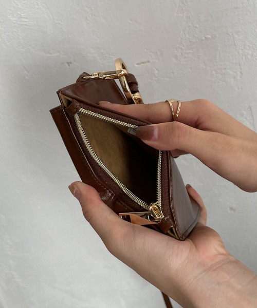 CAPRICIEUX LE'MAGE（カプリシューレマージュ）の「多機能スマホショルダーバッグ（ショルダーバッグ・レディース・ブラック/ブラウン/モカ/グレイッシュベージュ・ONE SIZE）」の8枚目の写真