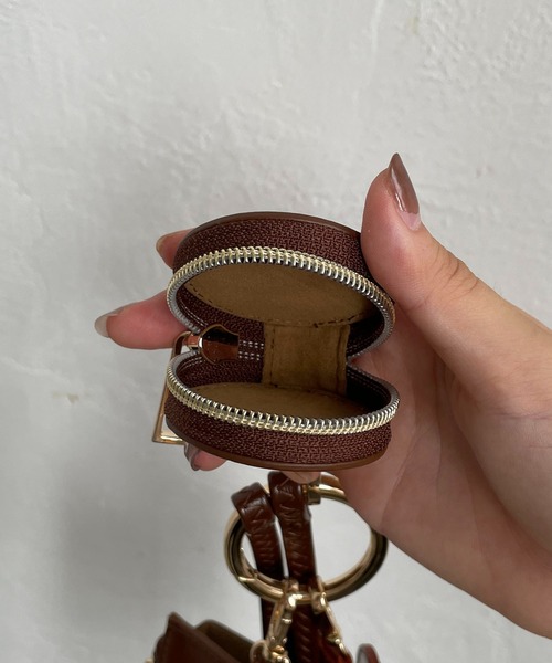 CAPRICIEUX LE'MAGE（カプリシューレマージュ）の「多機能スマホショルダーバッグ（ショルダーバッグ・レディース・ブラック/ブラウン/モカ/グレイッシュベージュ・ONE SIZE）」の22枚目の写真