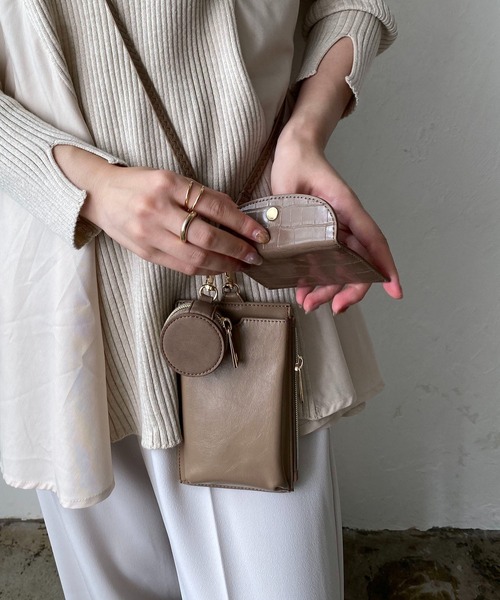 CAPRICIEUX LE'MAGE（カプリシューレマージュ）の「多機能スマホショルダーバッグ（ショルダーバッグ・レディース・ブラック/ブラウン/モカ/グレイッシュベージュ・ONE SIZE）」の14枚目の写真