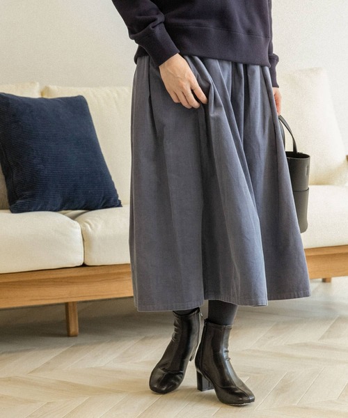 FORK&SPOON（フォークアンドスプーン）の「【一部WEB限定カラー】FORK&SPOON　コーデュロイスカート（スカート・レディース・ベージュ/ネイビー/ブルー/グレー・2/1）」の4枚目の写真