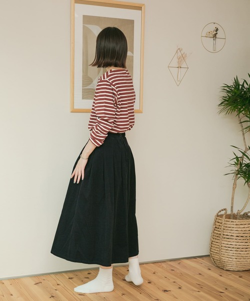 FORK&SPOON（フォークアンドスプーン）の「【一部WEB限定カラー】FORK&SPOON　コーデュロイスカート（スカート・レディース・ベージュ/ネイビー/ブルー/グレー・2/1）」の8枚目の写真