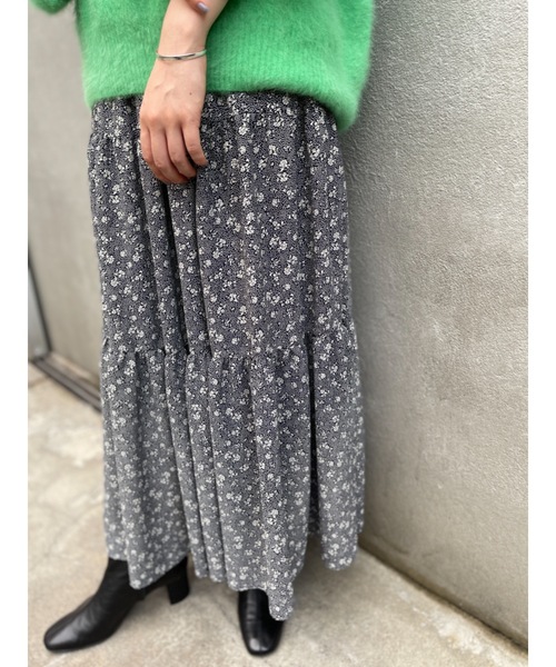 BEARDSLEY（ビアズリー）の「小花ティアードスカート（スカート・レディース・ネイビー・FREE）」の6枚目の写真