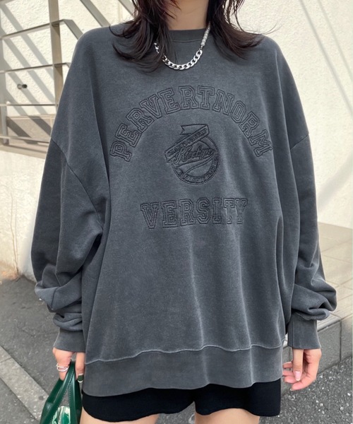 WHO'S WHO gallery（フーズフーギャラリー）の「【KOOKY'N/クーキー】IVYカレッジ刺繍スウェットクルー（スウェット・レディース・アッシュグレー/ブラック/ネイビー/グリーン・FREE）」の9枚目の写真