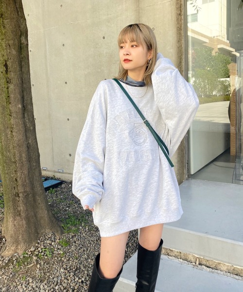 WHO'S WHO gallery（フーズフーギャラリー）の「【KOOKY'N/クーキー】IVYカレッジ刺繍スウェットクルー（スウェット・レディース・アッシュグレー/ブラック/ネイビー/グリーン・FREE）」の11枚目の写真