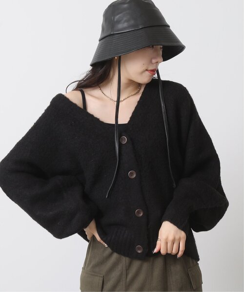 RAY CASSIN（レイカズン）の「ふわふわ深Vゆるカーディガン（ニット/セーター・レディース・ブラック/キナリ/モカ/ブルー・FREE）」の5枚目の写真