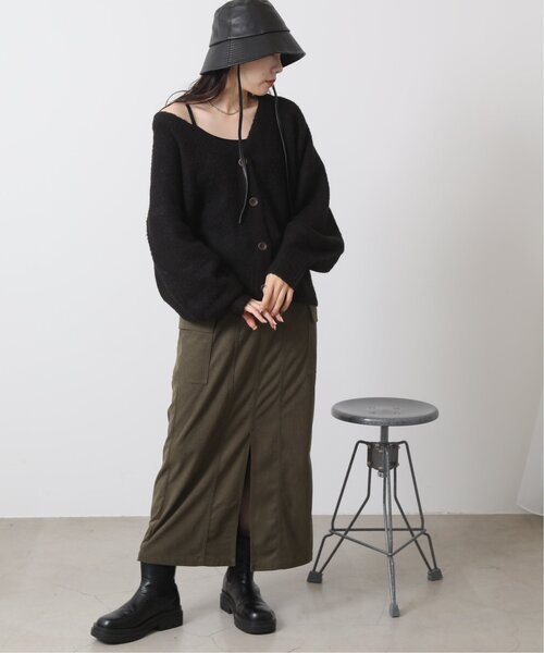 RAY CASSIN（レイカズン）の「ふわふわ深Vゆるカーディガン（ニット/セーター・レディース・ブラック/キナリ/モカ/ブルー・FREE）」の7枚目の写真