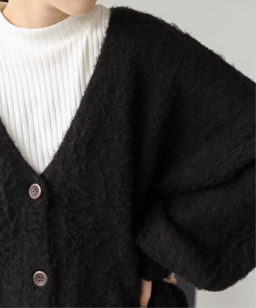 RAY CASSIN（レイカズン）の「ふわふわ深Vゆるカーディガン（ニット/セーター・レディース・ブラック/キナリ/モカ/ブルー・FREE）」の10枚目の写真