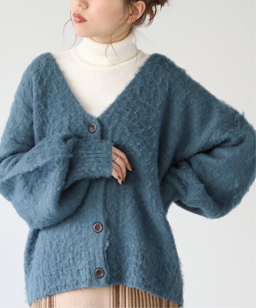 RAY CASSIN（レイカズン）の「ふわふわ深Vゆるカーディガン（ニット/セーター・レディース・ブラック/キナリ/モカ/ブルー・FREE）」の11枚目の写真