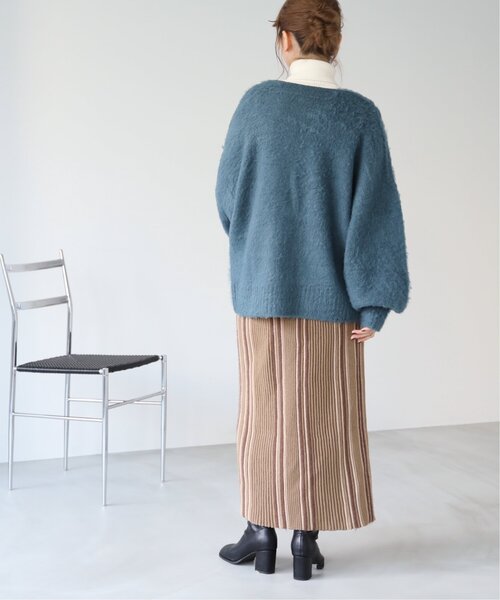 RAY CASSIN（レイカズン）の「ふわふわ深Vゆるカーディガン（ニット/セーター・レディース・ブラック/キナリ/モカ/ブルー・FREE）」の14枚目の写真