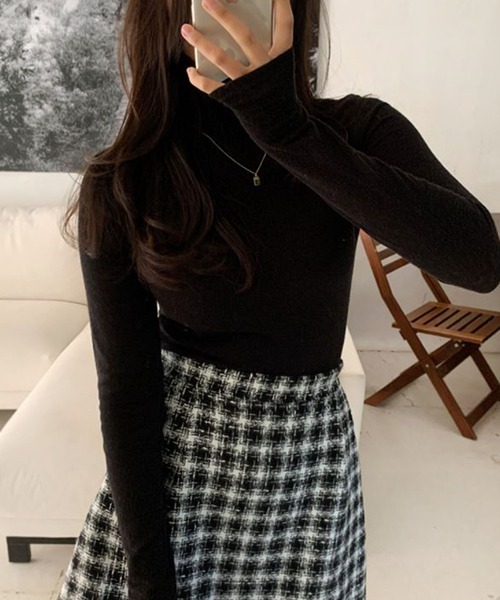 CEMONEMO(セモネモ)の「無地 タートルネック プルオーバー(Tシャツ/カットソー・レディース・ブラック/ベージュ/ホワイト/グリーン・FREE)」の11枚目の写真