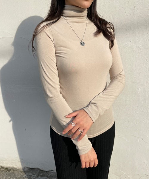 CEMONEMO(セモネモ)の「無地 タートルネック プルオーバー(Tシャツ/カットソー・レディース・ブラック/ベージュ/ホワイト/グリーン・FREE)」の12枚目の写真