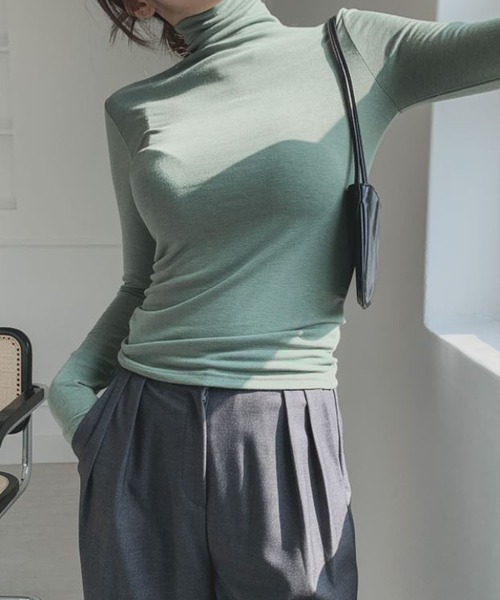 CEMONEMO(セモネモ)の「無地 タートルネック プルオーバー(Tシャツ/カットソー・レディース・ブラック/ベージュ/ホワイト/グリーン・FREE)」の19枚目の写真