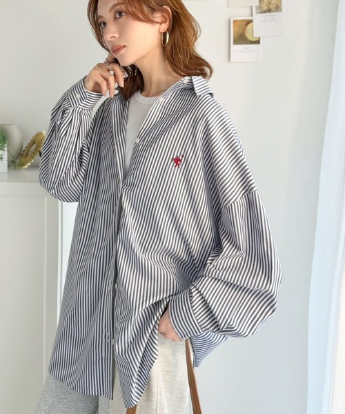 classicalelf(クラシカルエルフ)の「気分が上がる、毎日にちょうどいい。Happyストライプ!ワンポイント刺繍BIGシルエットシャツ(シャツ/ブラウス・レディース・グレー/オレンジ/ブルー/グリーン/レッド/チャコール/ネイビー/イエロー・SMALL/MEDIUM/LARGE/X-LARGE)」の18枚目の写真