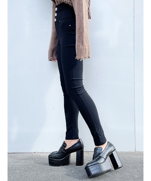 ENVYM（アンビー）の「ハイウエストボタンジェギンス（その他パンツ・レディース・ブラック・S/M）」の3枚目の写真