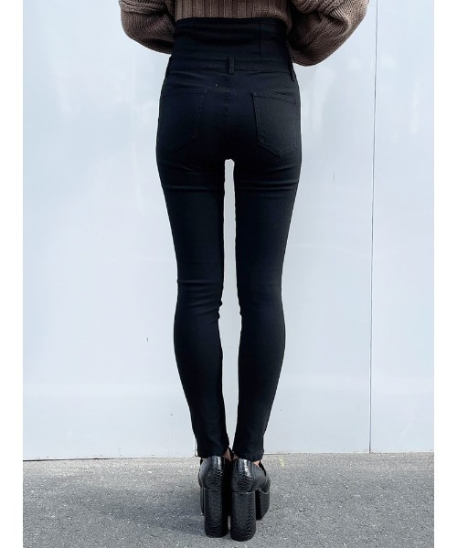 ENVYM（アンビー）の「ハイウエストボタンジェギンス（その他パンツ・レディース・ブラック・S/M）」の6枚目の写真