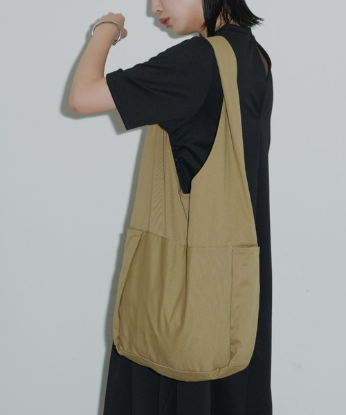 Aunt Marie's(アントマリーズ)の「キャンバスシンプルカラートート / A4、パソコン収納可能(トートバッグ・レディース・ブラック/オフホワイト/ピンク/ベージュ/ブラウン/グリーン・FREE)」の19枚目の写真