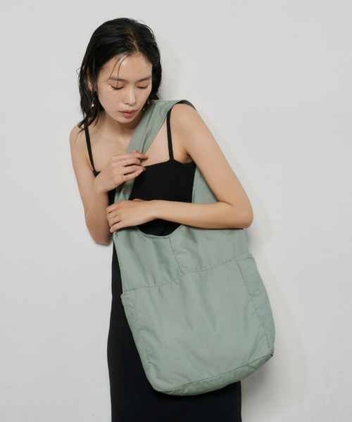 Aunt Marie's(アントマリーズ)の「キャンバスシンプルカラートート / A4、パソコン収納可能(トートバッグ・レディース・ブラック/オフホワイト/ピンク/ベージュ/ブラウン/グリーン・FREE)」の20枚目の写真