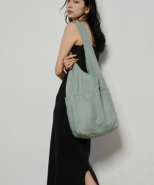 Aunt Marie's(アントマリーズ)の「キャンバスシンプルカラートート / A4、パソコン収納可能(トートバッグ・レディース・ブラック/オフホワイト/ピンク/ベージュ/ブラウン/グリーン・FREE)」の22枚目の写真